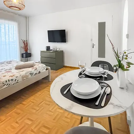 Balcon Cosy Pres De La Marne Apartment Saint-Maur-des-Fosses